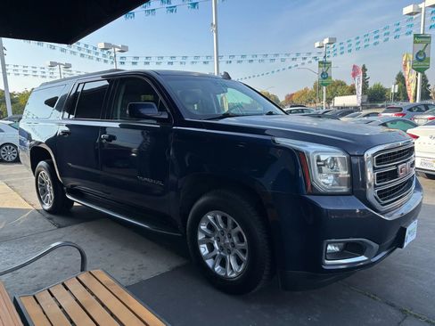 Used 2017 GMC Yukon XL SLT image 4