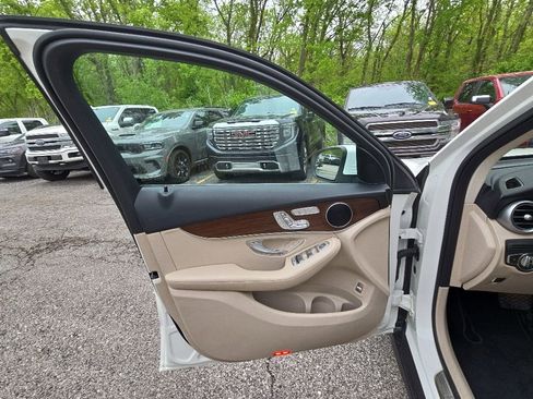 Used 2022 Mercedes-Benz GLC 300 4MATIC image 19