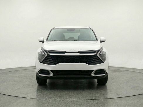 Used 2025 Kia Sportage LX image 2