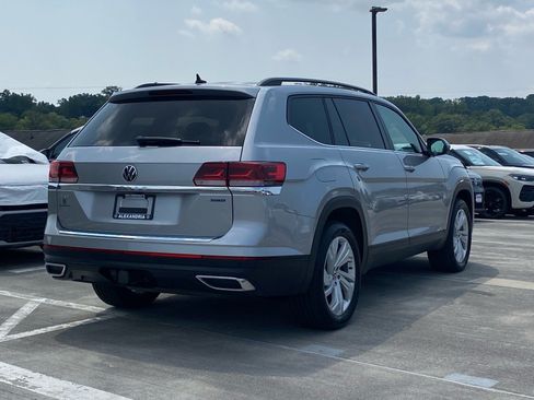 Used 2023 Volkswagen Atlas SE w/ Panoramic Sunroof Package AWD/4WD image 3