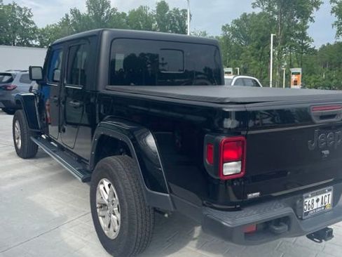 Used 2023 Jeep Gladiator Sport AWD/4WD image 4