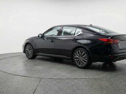 Used 2025 Nissan Altima 2.5 SV image 6