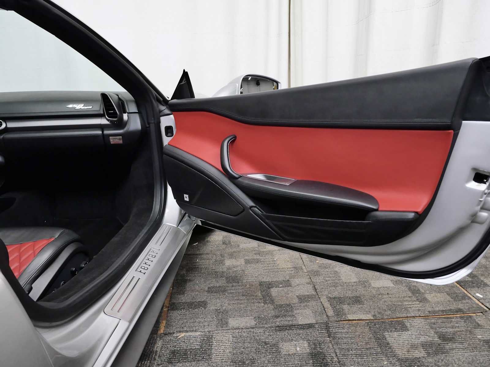 Certified 2013 Ferrari 458 Spider RWD image 12