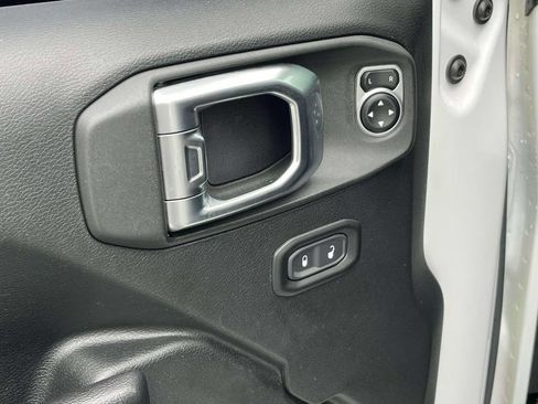 Used 2018 Jeep Wrangler Unlimited Sport S AWD/4WD image 24