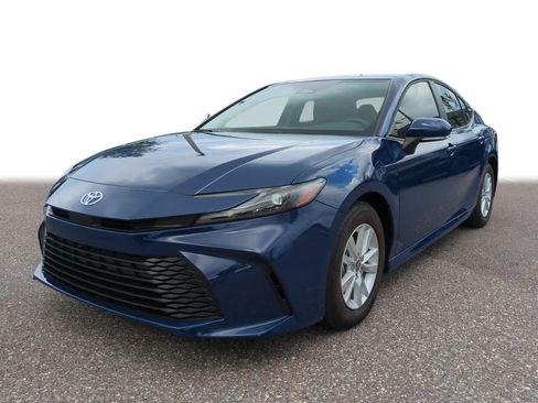 Used 2026 Toyota Camry LE w/ Convenience Package FWD image 1