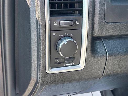Used 2023 RAM 1500 Classic SLT AWD/4WD image 27
