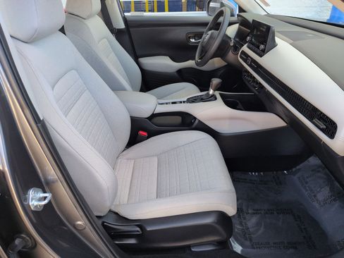Certified 2023 Honda HR-V LX image 28