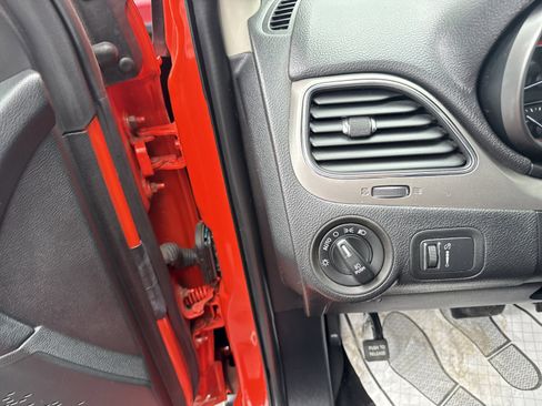 Used 2018 Dodge Journey Crossroad AWD/4WD image 20