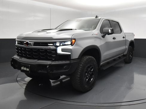 Used 2024 Chevrolet Silverado 1500 ZR2 w/ ZR2 Bison Edition AWD/4WD image 2