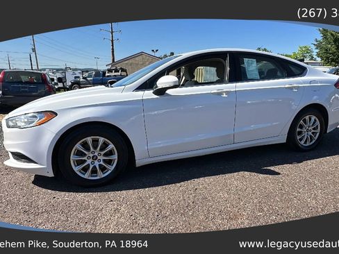 Used 2018 Ford Fusion S FWD image 3