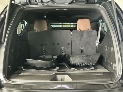 Used 2021 Chevrolet Suburban High Country image 34