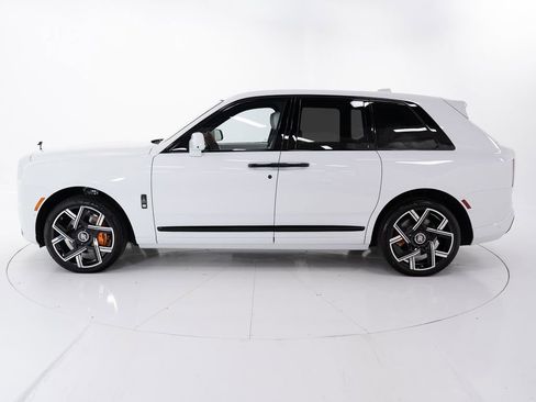 New 2026 Rolls-Royce Cullinan Black Badge image 2