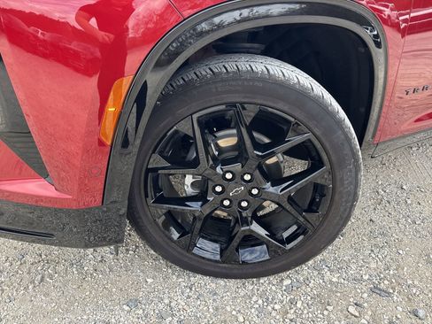 Used 2024 Chevrolet Traverse RS image 13