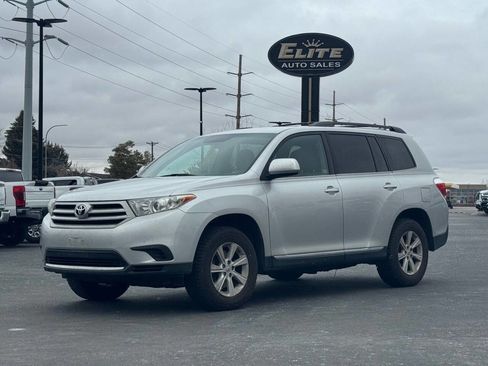 Used 2011 Toyota Highlander SE w/ Tow Pkg image 1
