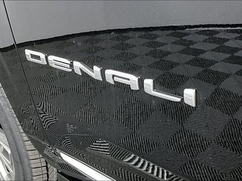 New 2026 GMC Yukon Denali w/ Denali Reserve Package image 10