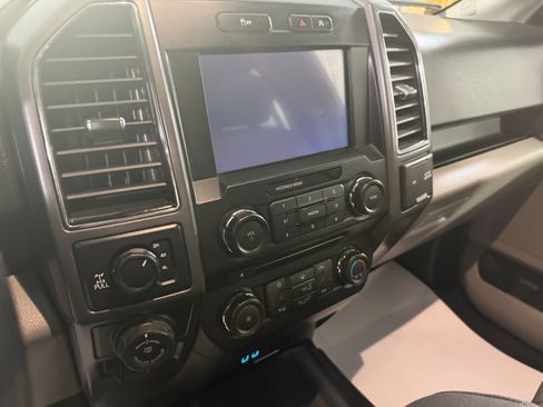 Used 2018 Ford F150 XLT w/ Equipment Group 302A Luxury AWD/4WD image 6