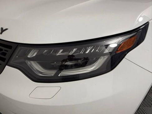 Used 2020 Land Rover Discovery HSE AWD/4WD image 11