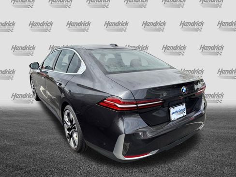 Used 2025 BMW 530i image 8