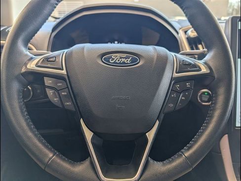 Used 2022 Ford Edge SEL AWD/4WD image 17
