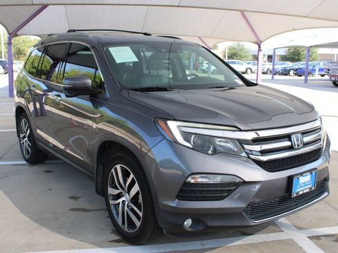 Used 2016 Honda Pilot Touring image 8