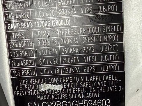 Used 2016 Land Rover Discovery Sport SE image 17