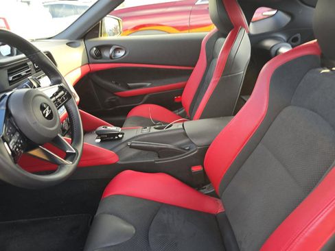Used 2024 Nissan Z Performance w/ Floor Mat Package image 7
