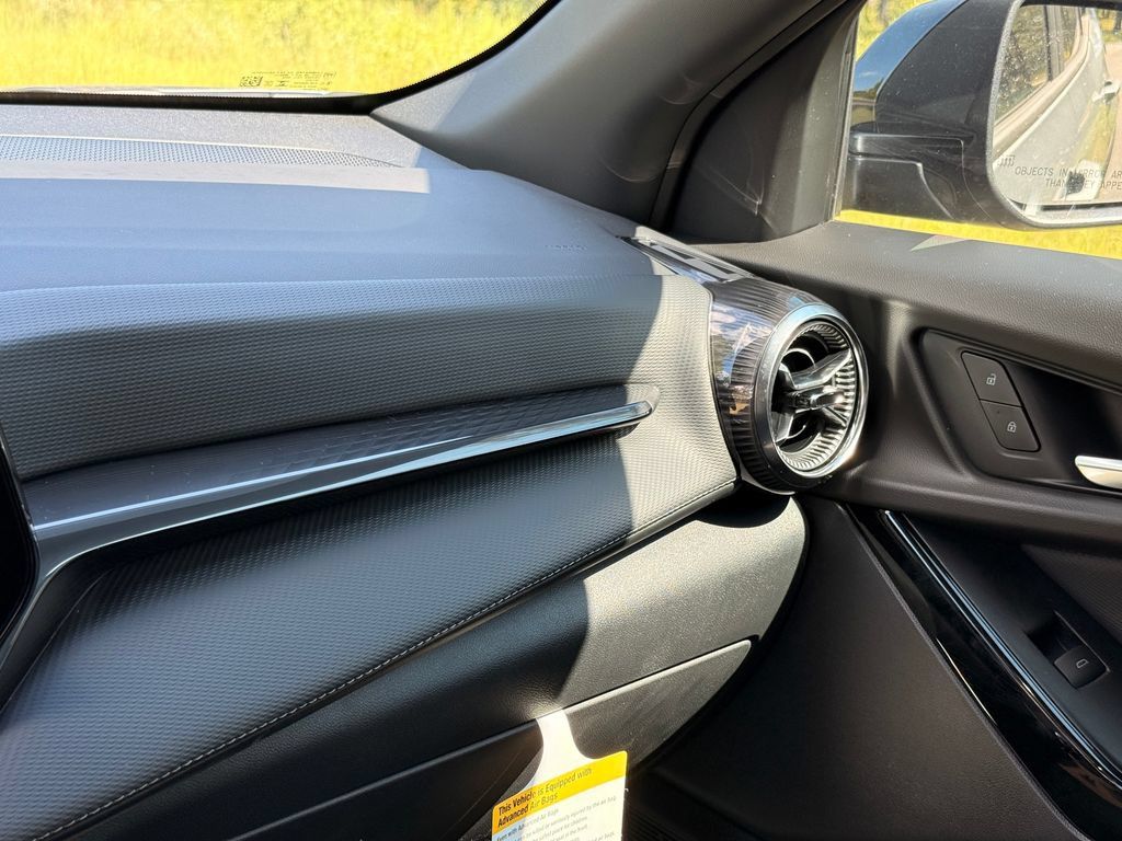 New 2027 Chevrolet Equinox LT w/ Convenience Package II FWD image 19