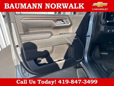 Used 2025 GMC Sierra 1500 Elevation w/ Preferred Package image 7