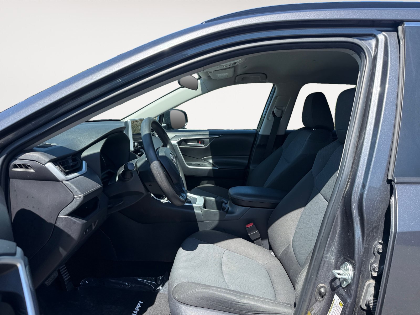 Used 2024 Toyota RAV4 XLE FWD image 10