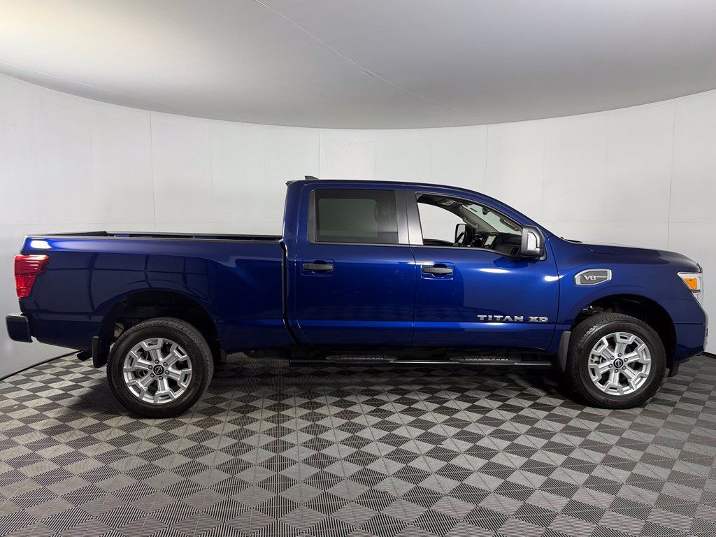 Used 2024 Nissan Titan SV w/ SV Convenience Package AWD/4WD image 5