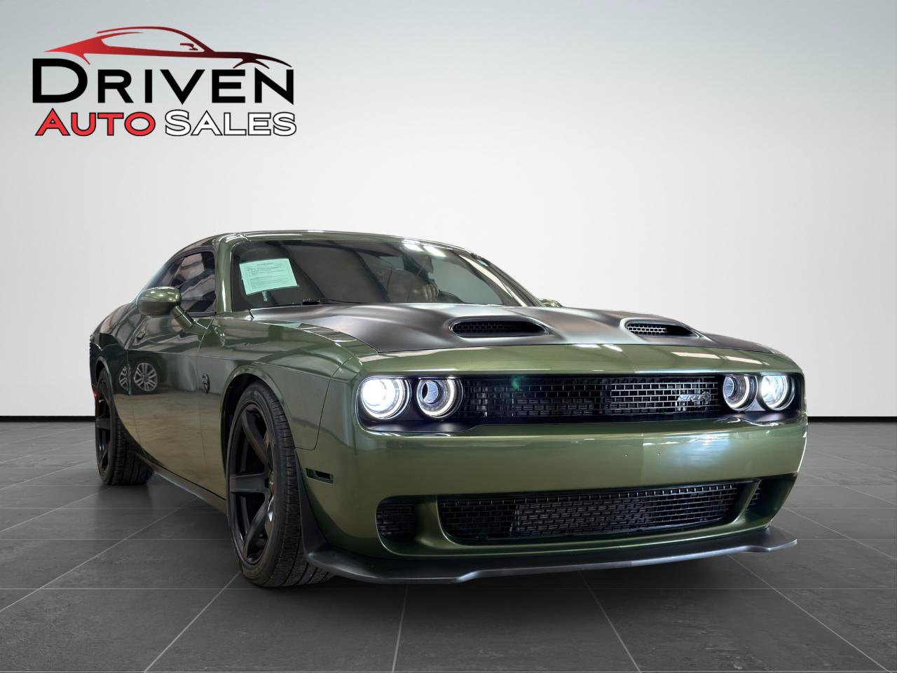 Used 2022 Dodge Challenger SRT Hellcat w/ Plus Package RWD image 6