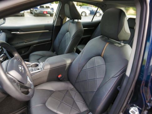Used 2018 Toyota Camry XLE w/ Driver Assist Package FWD image 5