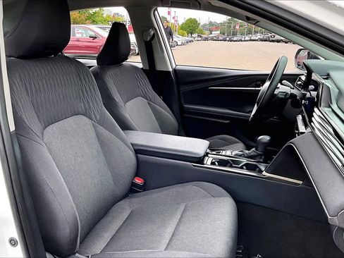 Used 2025 Toyota Camry LE FWD image 8