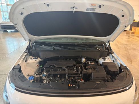 Used 2025 Hyundai Kona SEL image 32
