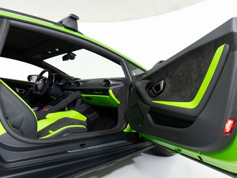 Used 2024 Lamborghini Huracan Sterrato image 28
