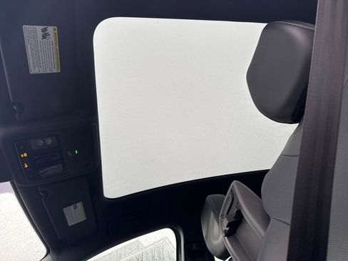 Used 2023 Volkswagen ID.4 Pro S image 28