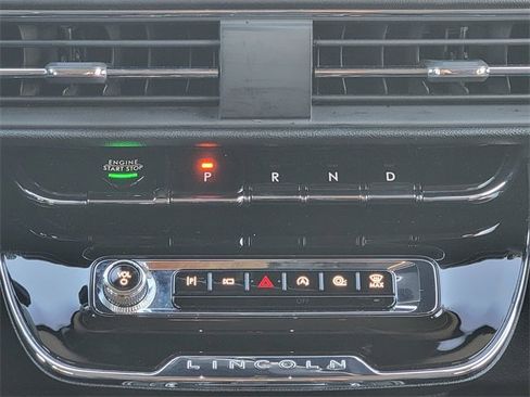 Certified 2024 Lincoln Corsair AWD image 29