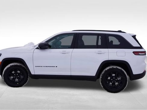 New 2026 Jeep Grand Cherokee Altitude AWD/4WD image 6