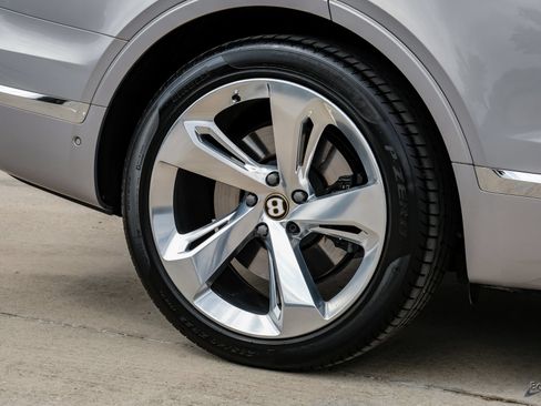 Used 2020 Bentley Bentayga Plug-In Hybrid AWD/4WD image 90