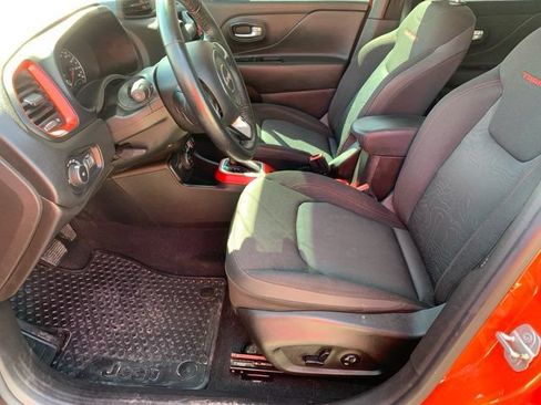 Used 2021 Jeep Renegade Trailhawk AWD/4WD image 12