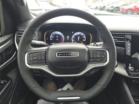Certified 2025 Jeep Wagoneer Series II w/ Convenience Group I image 16