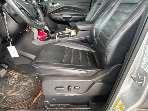 Used 2018 Ford Escape SEL FWD image 3