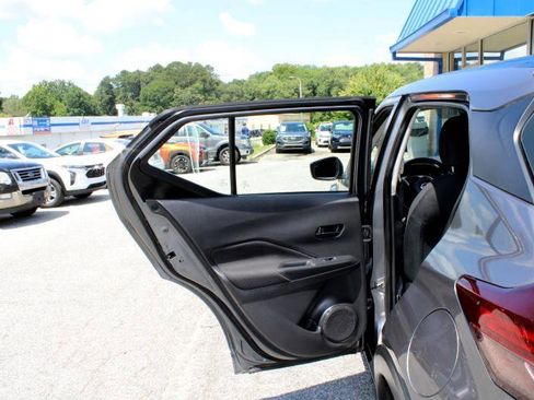 Used 2023 Nissan Kicks S image 20