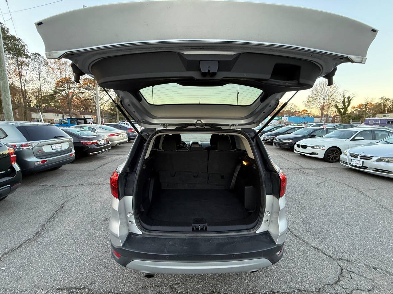 Used 2019 Ford Escape SE FWD image 15