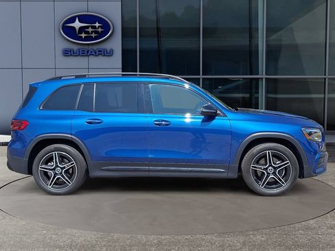 Used 2024 Mercedes-Benz GLB 250 w/ AMG Night Package image 9