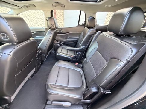 Used 2020 GMC Acadia SLT w/ Premium Package AWD/4WD image 18