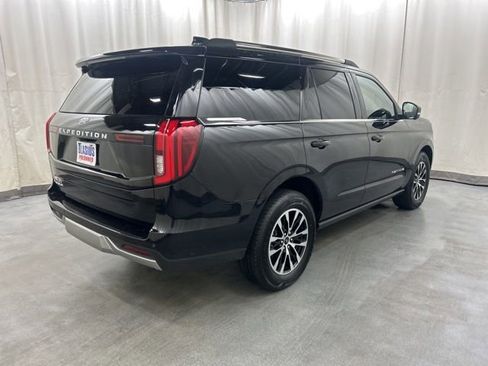 Used 2025 Ford Expedition Platinum AWD/4WD image 5