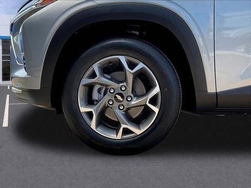 New 2026 Chevrolet Trax LT w/ Driver Confidence Package FWD image 13