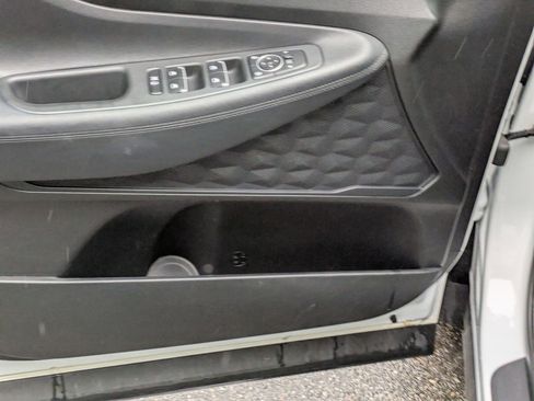 Used 2019 Hyundai Santa Fe SE image 14