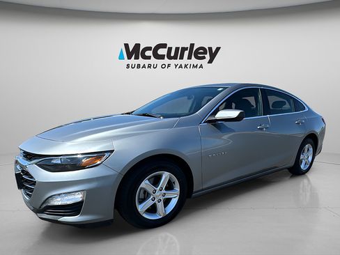 Used 2024 Chevrolet Malibu LT FWD image 2